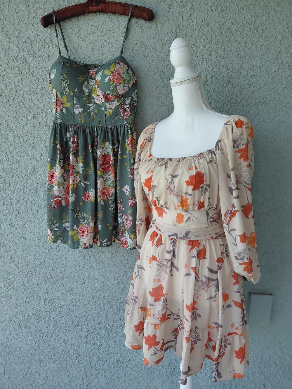 ​Bundle of 2 Floral Sundresses Size L Mini